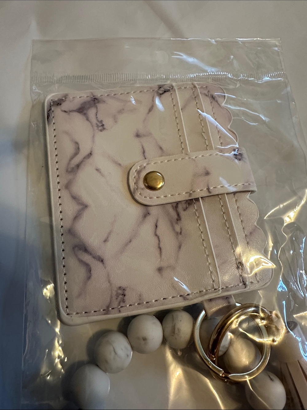 🤍✨ Marble Print Wristlet Key Ring Card Holder ✨🤍 - Picture 3 of 6